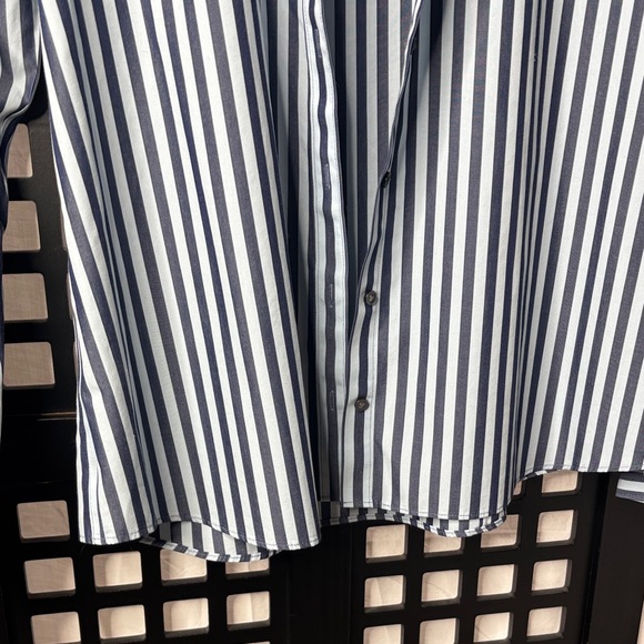 💙Lands End Striped No Iron Button Down Shirt Women’s Size 10 Cotton Work💙 - Picture 5 of 14